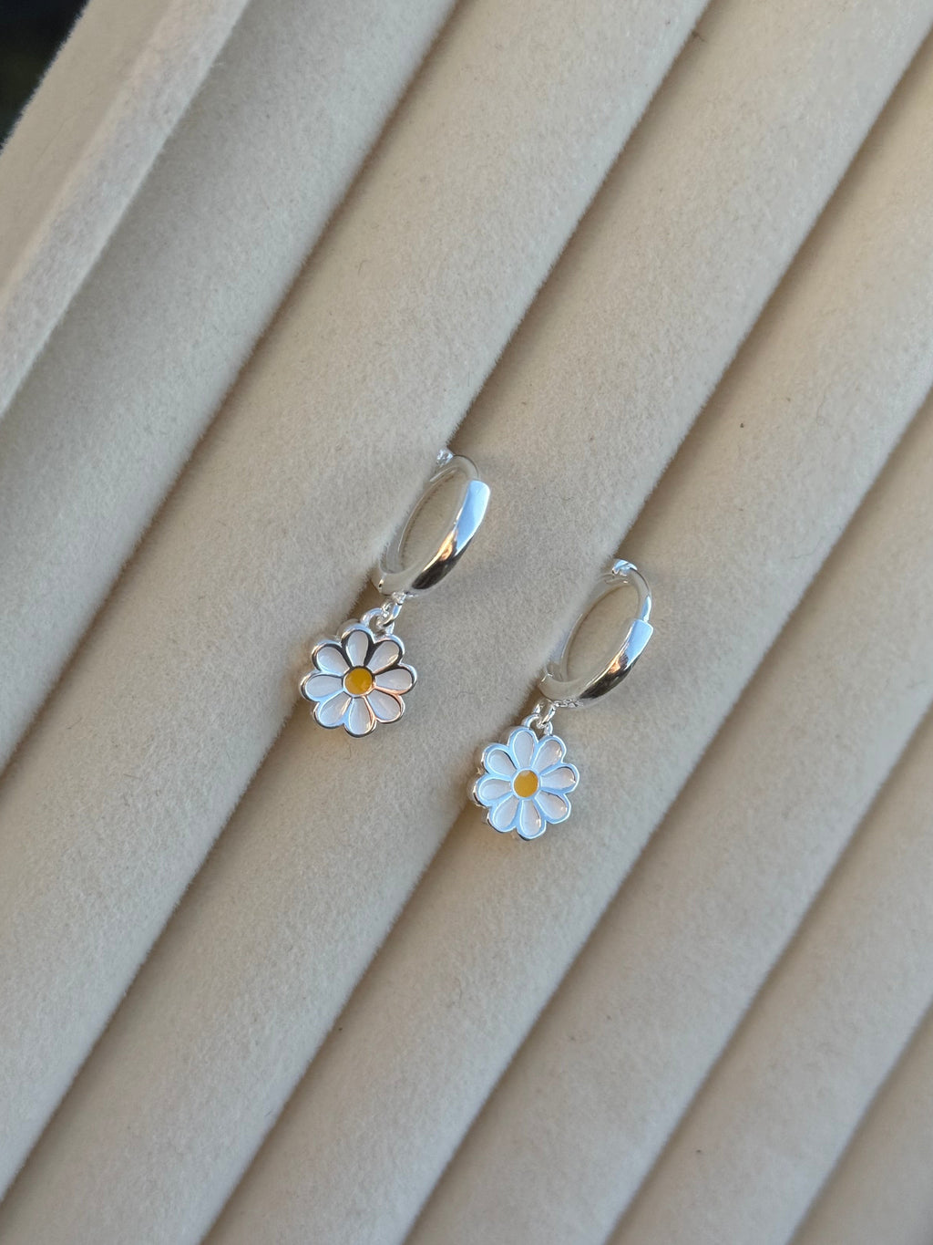 Daisy Huggies | 925 Sterling Silver Earrings