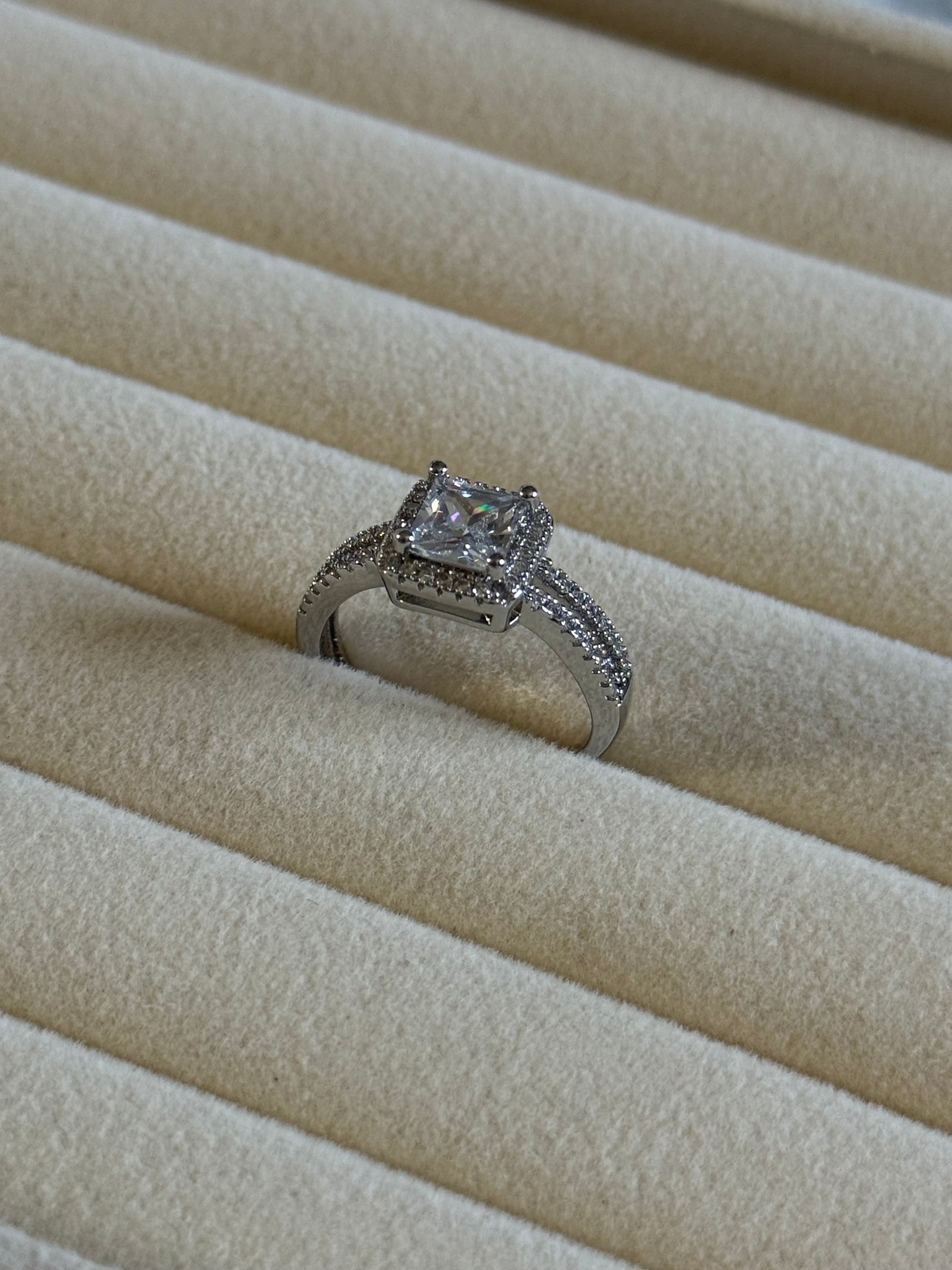 Forever Yours Carree Ring | Adjusable